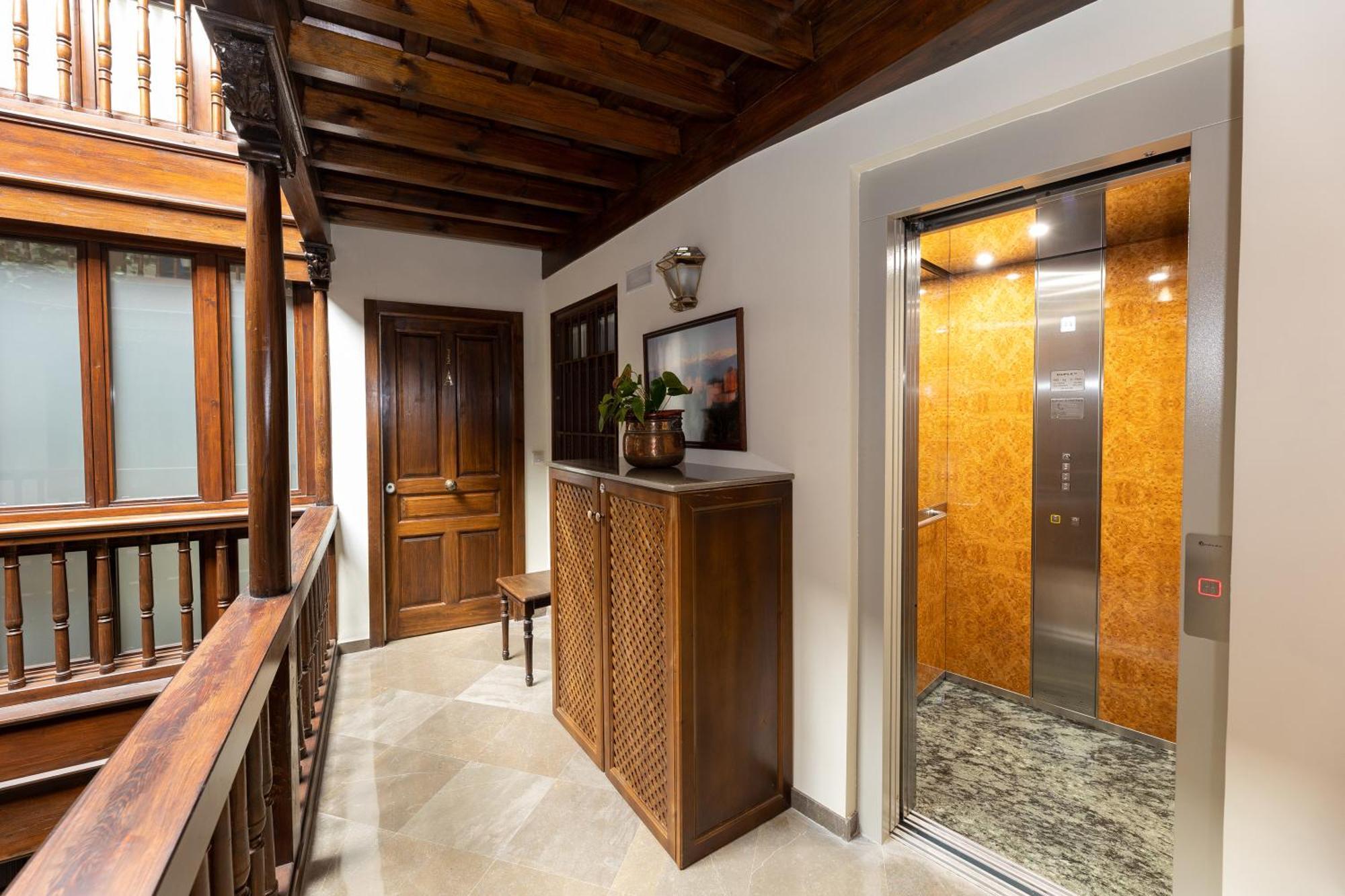 Apartamentos En Pleno Centro, Aljibe Rodrigo Del Campo 1A غرناطة المظهر الخارجي الصورة